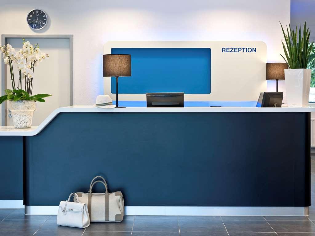 Ibis Budget Lille Уескал Екстериор снимка