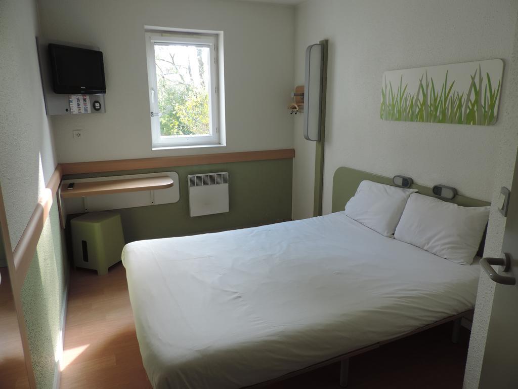 Ibis Budget Lille Уескал Екстериор снимка