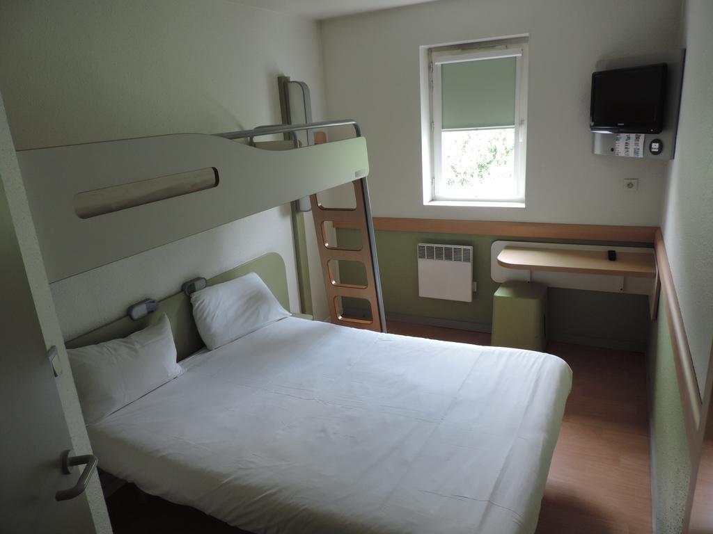 Ibis Budget Lille Уескал Екстериор снимка
