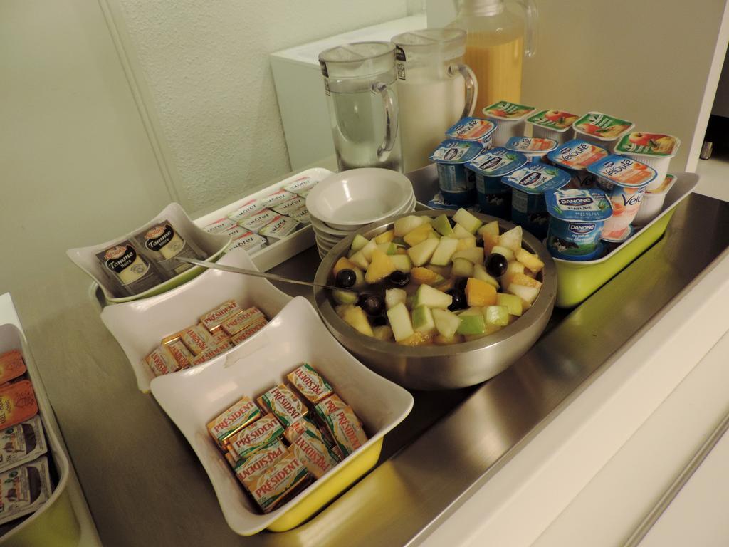 Ibis Budget Lille Уескал Екстериор снимка