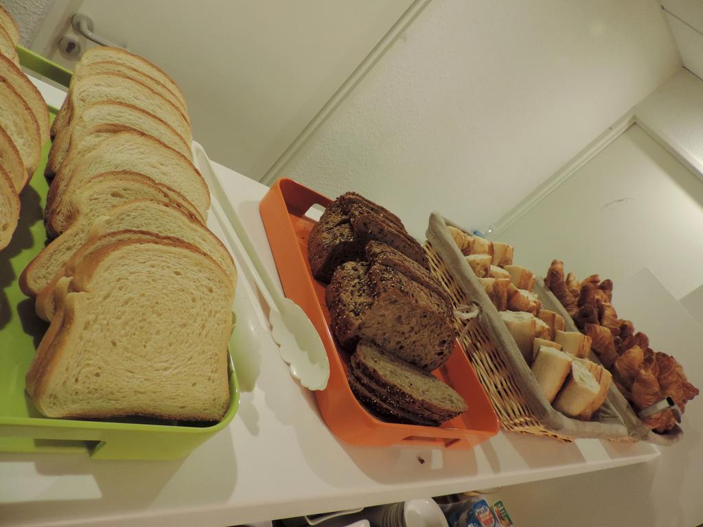 Ibis Budget Lille Уескал Екстериор снимка