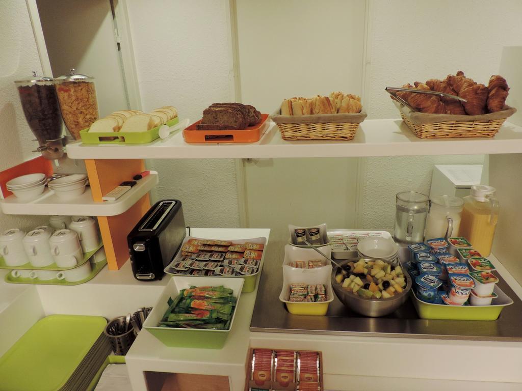 Ibis Budget Lille Уескал Екстериор снимка